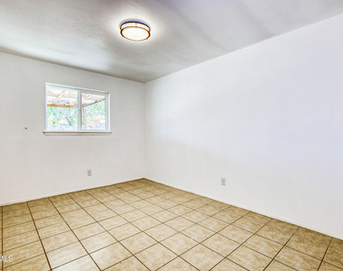 3008 Barkarian Place - Photo Thumbnail 5