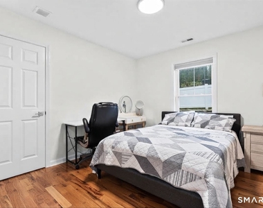 65 Sterling Street - Photo Thumbnail 16
