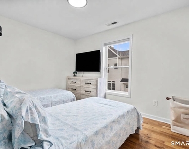 65 Sterling Street - Photo Thumbnail 20