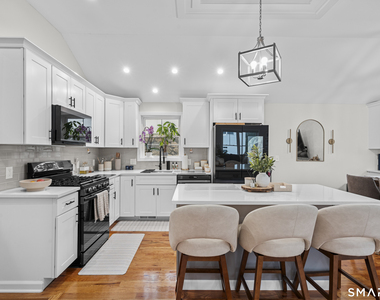 65 Sterling Street - Photo Thumbnail 9