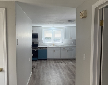 29 Glastonbury Avenue - Photo Thumbnail 5