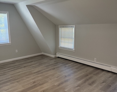29 Glastonbury Avenue - Photo Thumbnail 15