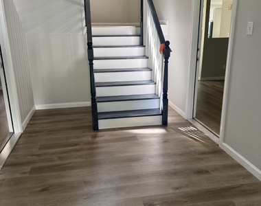 29 Glastonbury Avenue - Photo Thumbnail 2