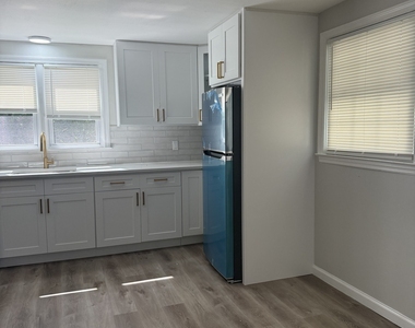 29 Glastonbury Avenue - Photo Thumbnail 6