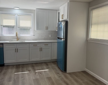 29 Glastonbury Avenue - Photo Thumbnail 4