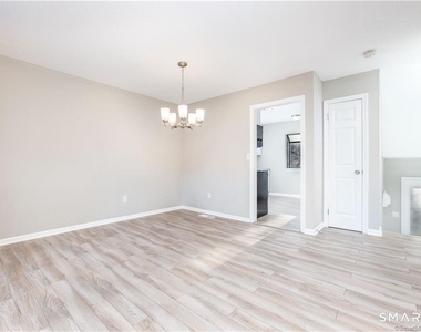 266 Conestoga Way - Photo Thumbnail 5