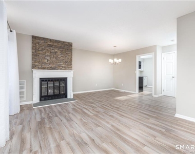 266 Conestoga Way - Photo Thumbnail 7
