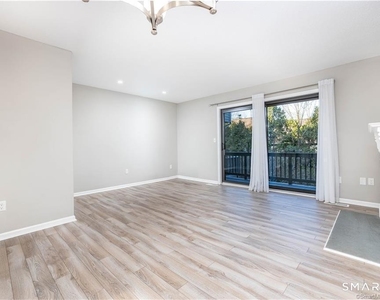 266 Conestoga Way - Photo Thumbnail 6