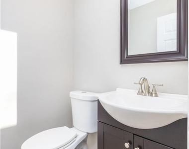 266 Conestoga Way - Photo Thumbnail 9