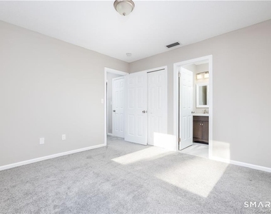 266 Conestoga Way - Photo Thumbnail 11