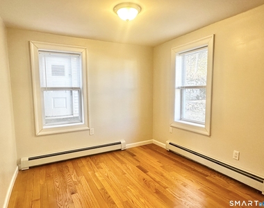 49 Pleasant Street - Photo Thumbnail 13