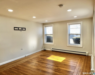 49 Pleasant Street - Photo Thumbnail 6
