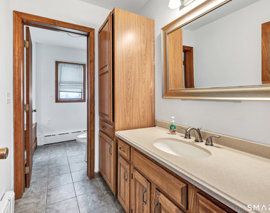72 Bennett Avenue - Photo Thumbnail 21