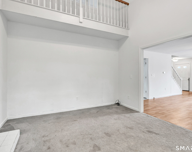 72 Bennett Avenue - Photo Thumbnail 9