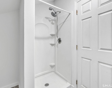72 Bennett Avenue - Photo Thumbnail 31