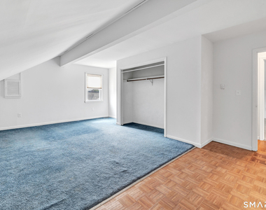 72 Bennett Avenue - Photo Thumbnail 24