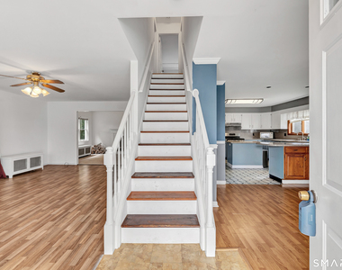 72 Bennett Avenue - Photo Thumbnail 2