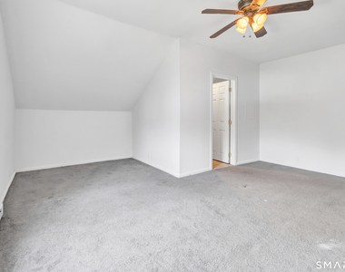 72 Bennett Avenue - Photo Thumbnail 28