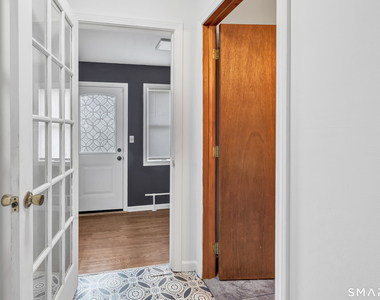 72 Bennett Avenue - Photo Thumbnail 20