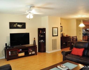 605 Sand Stone Drive - Photo Thumbnail 8