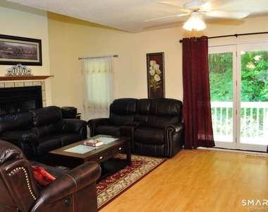 605 Sand Stone Drive - Photo Thumbnail 9