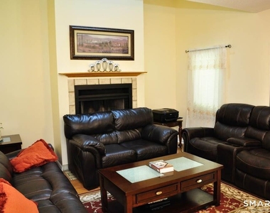605 Sand Stone Drive - Photo Thumbnail 6