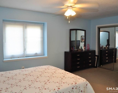 605 Sand Stone Drive - Photo Thumbnail 18