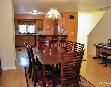 605 Sand Stone Drive - Photo Thumbnail 5