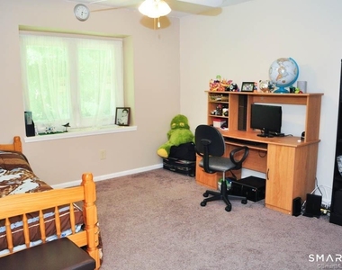 605 Sand Stone Drive - Photo Thumbnail 15