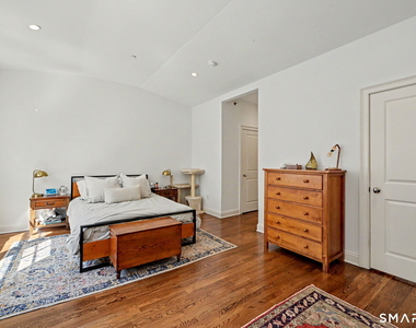 70 Riverdale Avenue - Photo Thumbnail 26