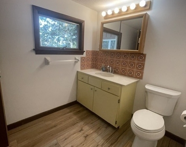 10 Bluff Rd W - Photo Thumbnail 15