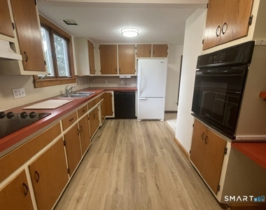 10 Bluff Rd W - Photo Thumbnail 2