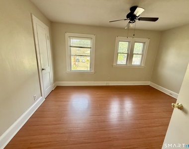 209-211 Davis Street - Photo Thumbnail 5