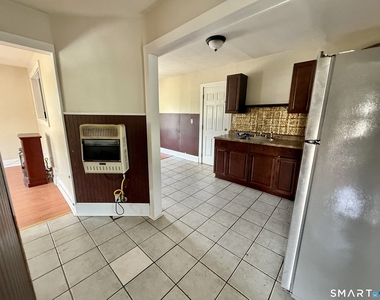 209-211 Davis Street - Photo Thumbnail 7