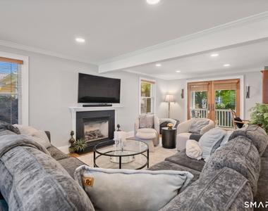 717 Riverside Drive - Photo Thumbnail 7