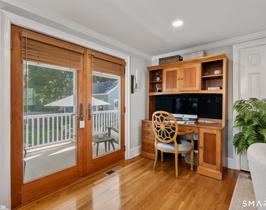 717 Riverside Drive - Photo Thumbnail 8