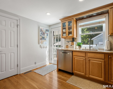 717 Riverside Drive - Photo Thumbnail 14
