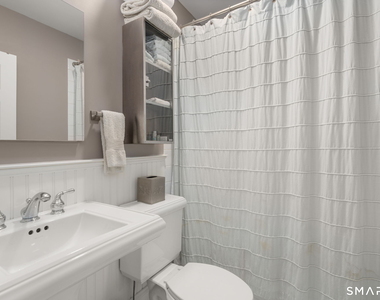717 Riverside Drive - Photo Thumbnail 24
