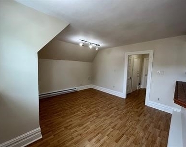 620 Summerlea St - Photo Thumbnail 9