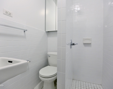 224 East 89th Street - Photo Thumbnail 5