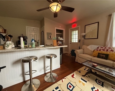 504 Brown Street - Photo Thumbnail 9