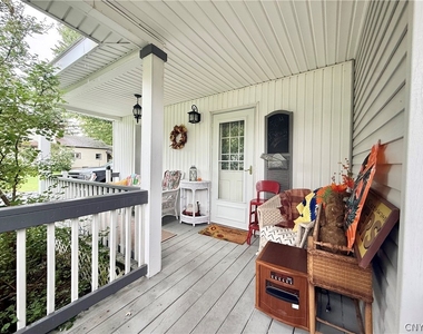 504 Brown Street - Photo Thumbnail 1