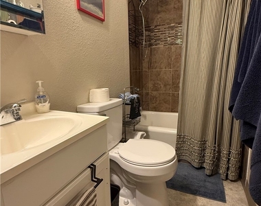 504 Brown Street - Photo Thumbnail 15