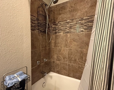504 Brown Street - Photo Thumbnail 16