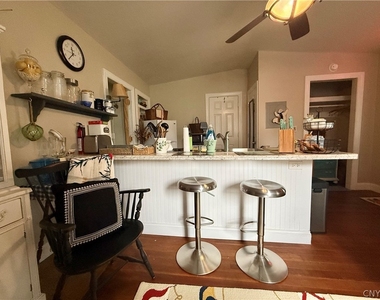 504 Brown Street - Photo Thumbnail 8