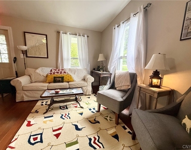 504 Brown Street - Photo Thumbnail 5