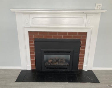 449 Bugbee Drive - Photo Thumbnail 7