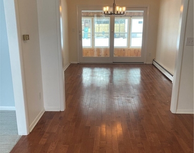 449 Bugbee Drive - Photo Thumbnail 4