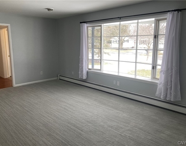 449 Bugbee Drive - Photo Thumbnail 8