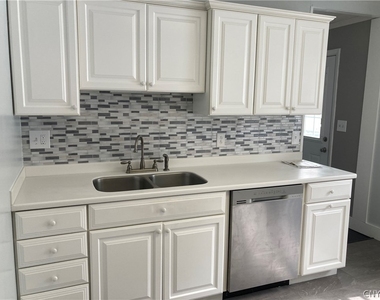 449 Bugbee Drive - Photo Thumbnail 17